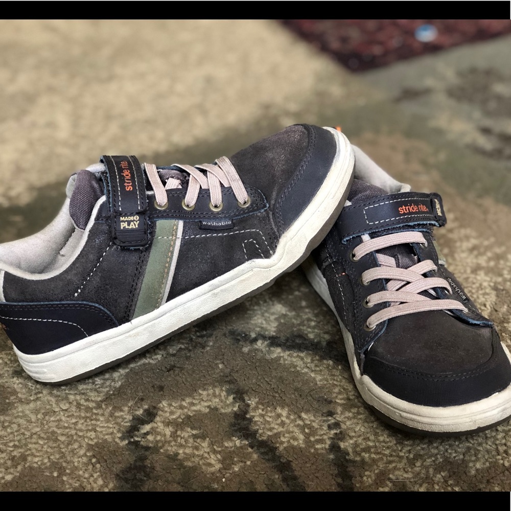 Stride rite made 2 play Caleb sneaker 1.5 youth